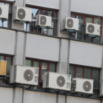 Jak wybrać najlepszą firmę instalującą klimatyzatory w Warszawie?